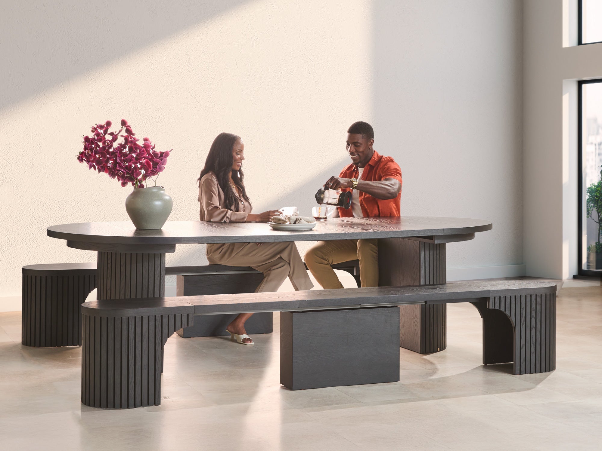 Banc extensible courbé pour table ronde, jusqu’à 4 places, hickory fumé — vue 10