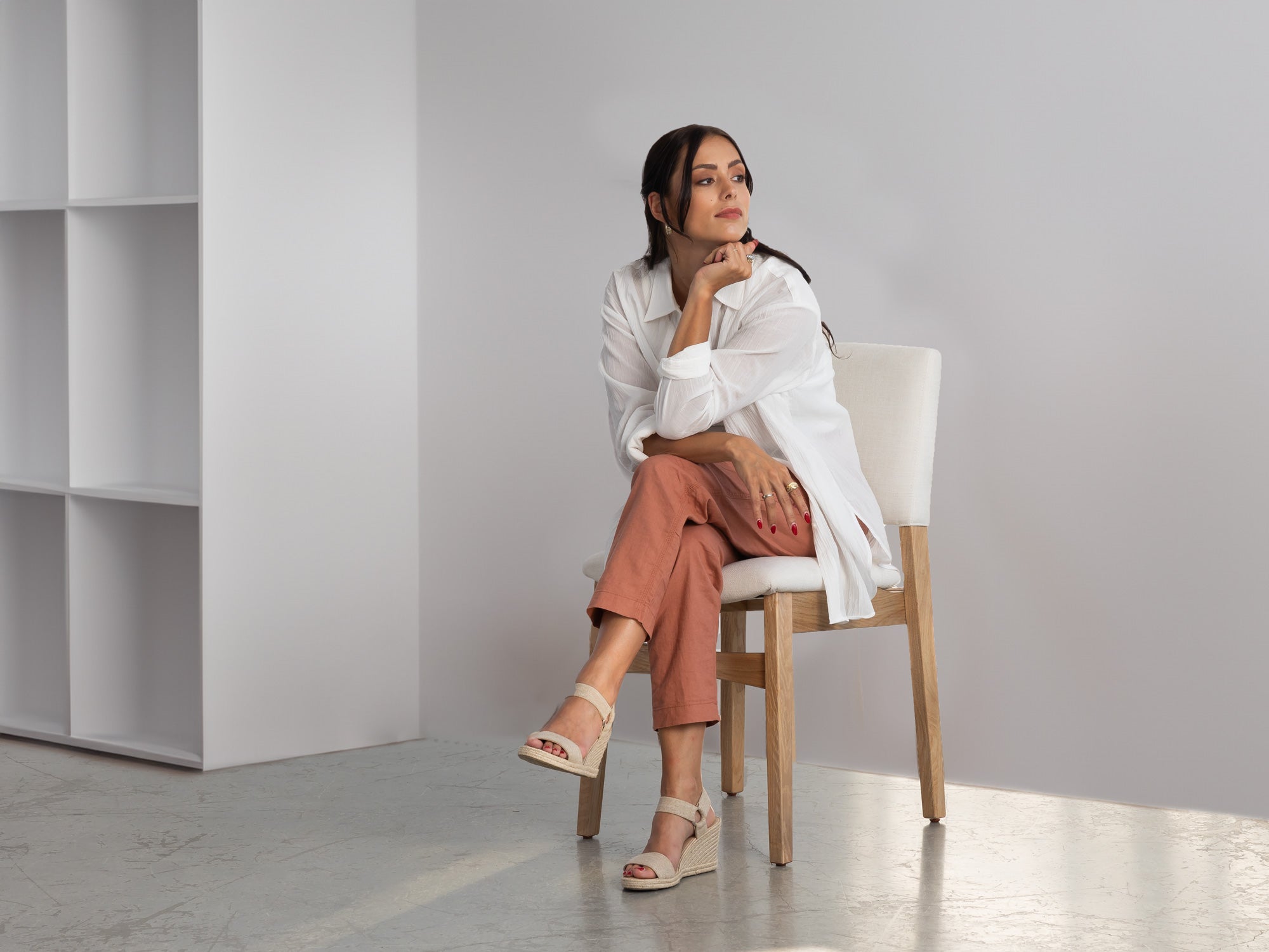 Chaise de salle à manger empilable en bois, chêne scandinave — vue 12