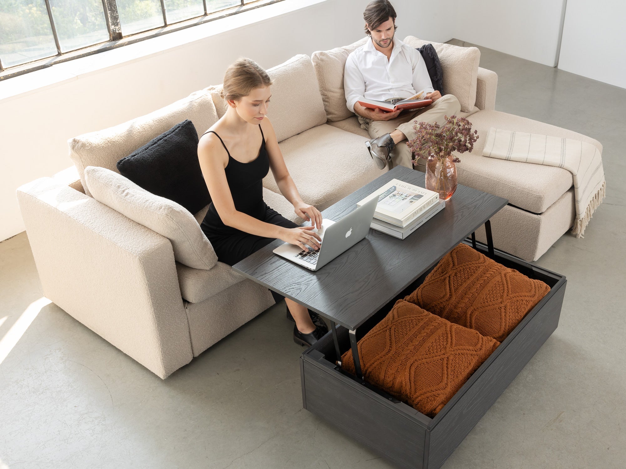 Table basse relevable et extensible en bois, avec rangement, hickory fumé — vue 13