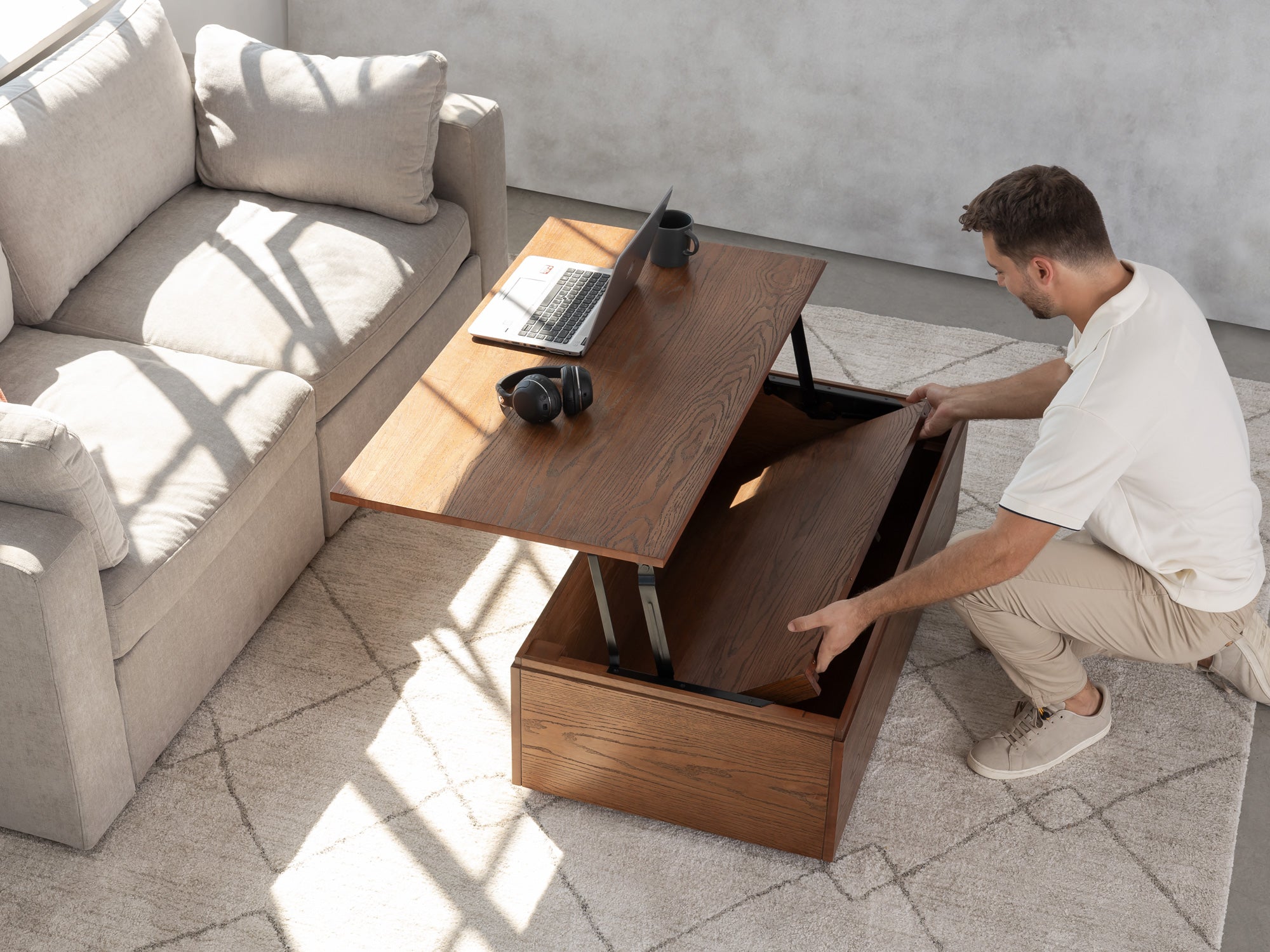 Table basse relevable et extensible en bois, avec rangement, noyer américain — vue 9