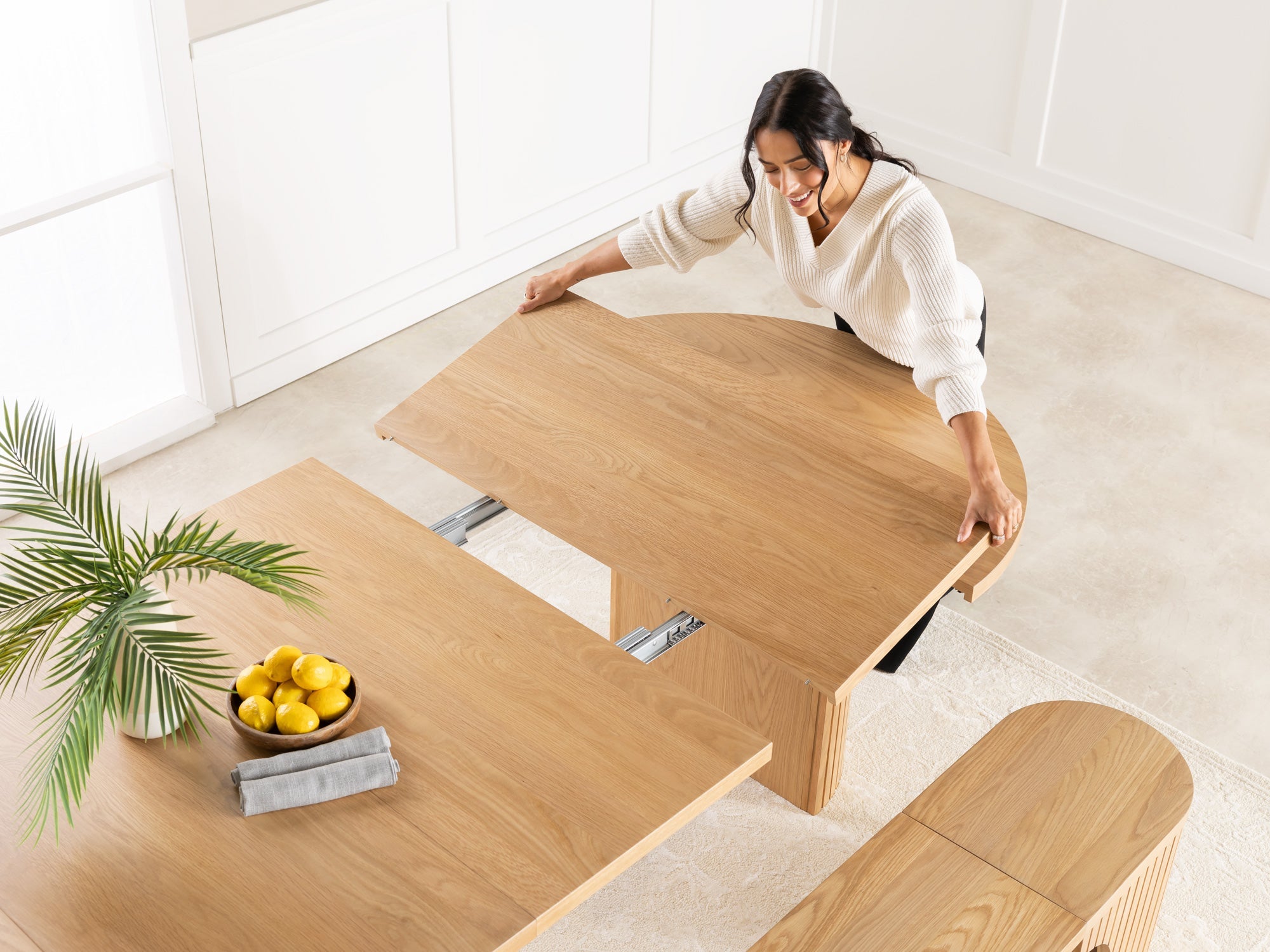Table ronde extensible en bois, ovale jusqu’à 10 personnes, chêne scandinave — vue 13