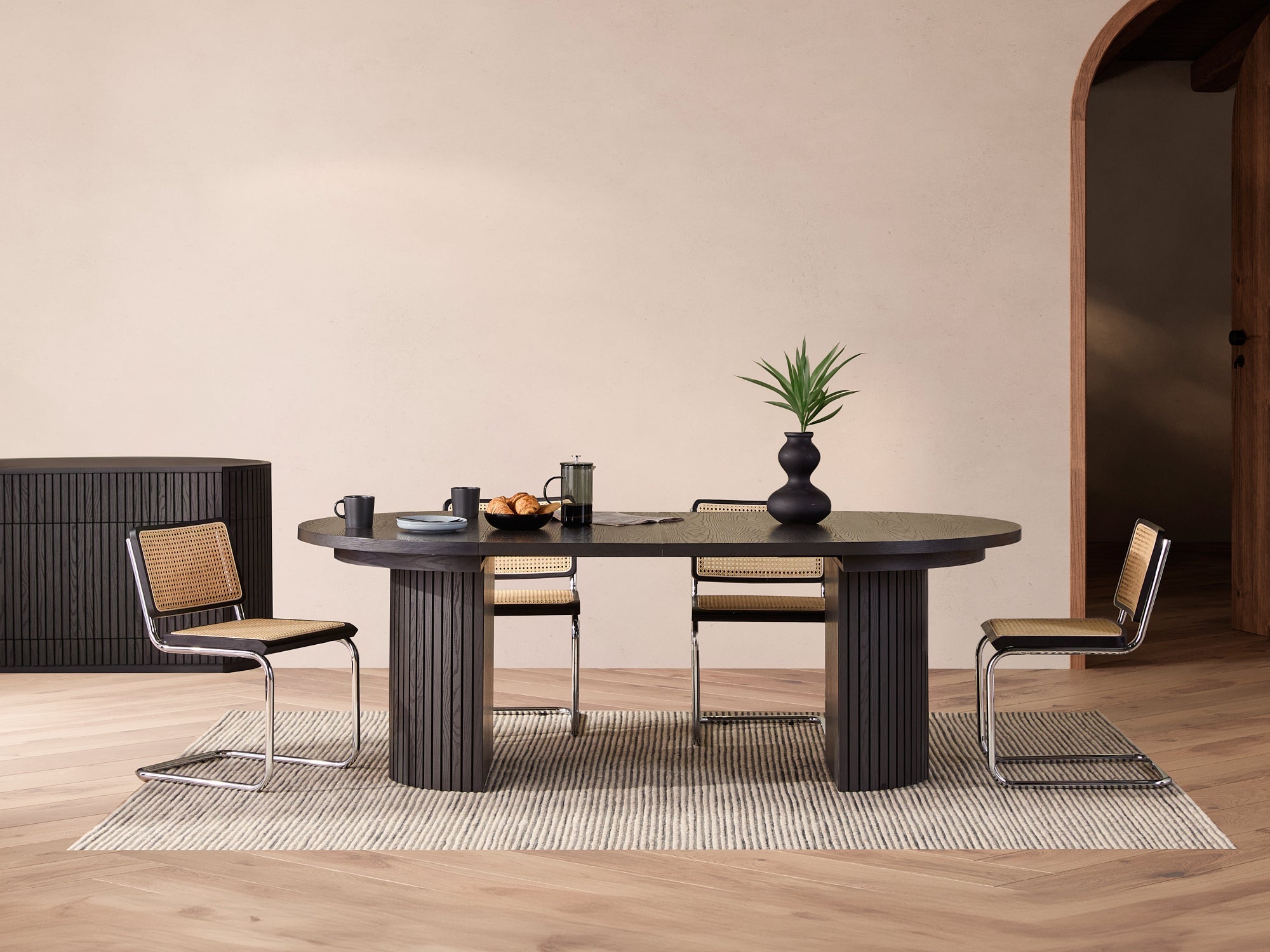 Table ronde extensible en bois, ovale jusqu’à 10 personnes, hickory fumé — vue 9