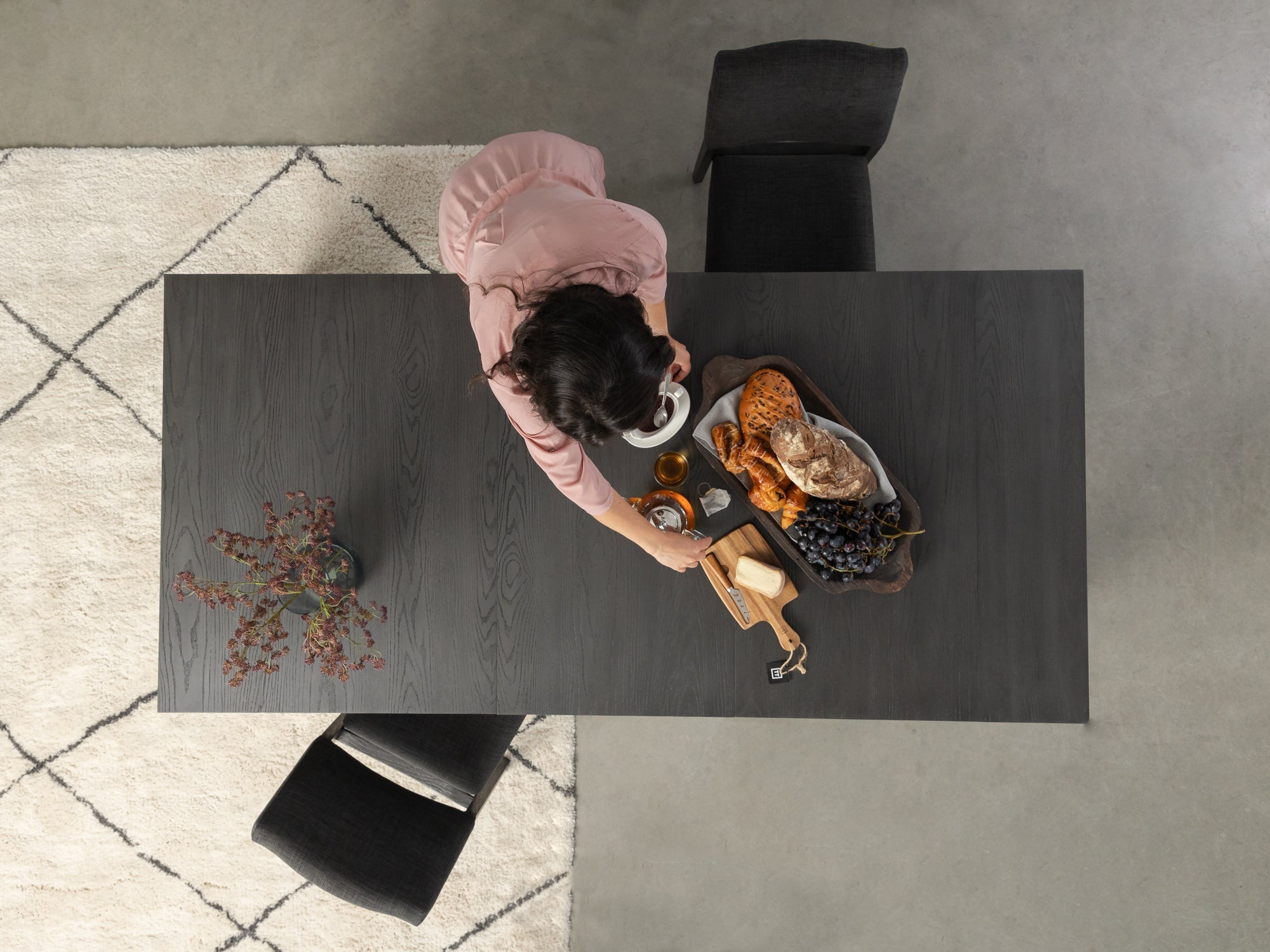 Table extensible en bois, de 4 à 12 personnes, hickory fumé — vue 13