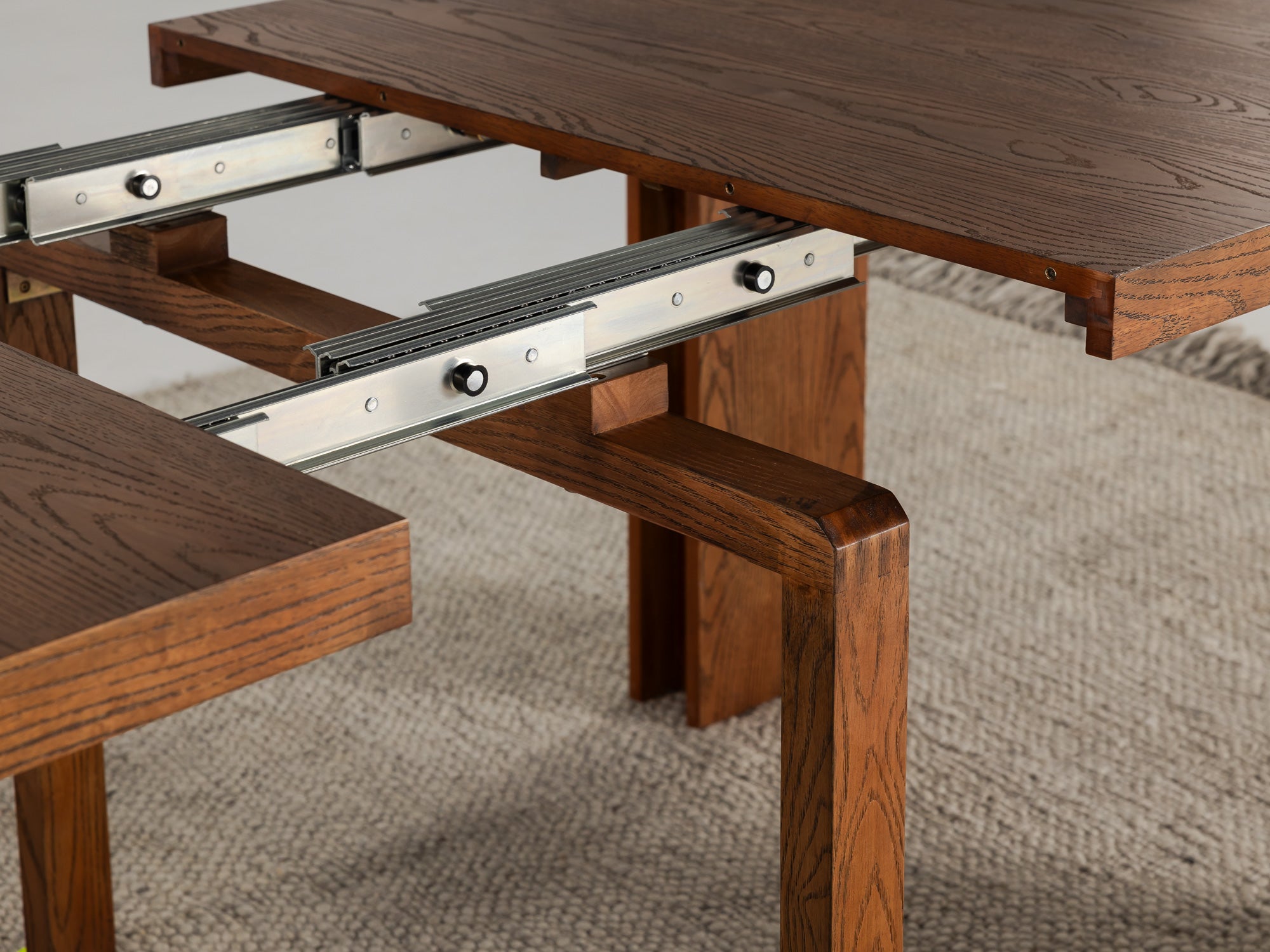 Table extensible en bois, de 4 à 12 personnes, noyer américain — vue 14